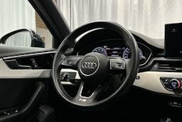 musta Audi A4 2023 kuva 8.