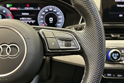 musta Audi A4 2023 kuva 10.