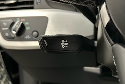 musta Audi A4 2023 kuva 11.