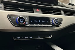 musta Audi A4 2023 kuva 16.