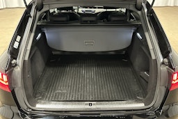 musta Audi A4 2023 kuva 20.