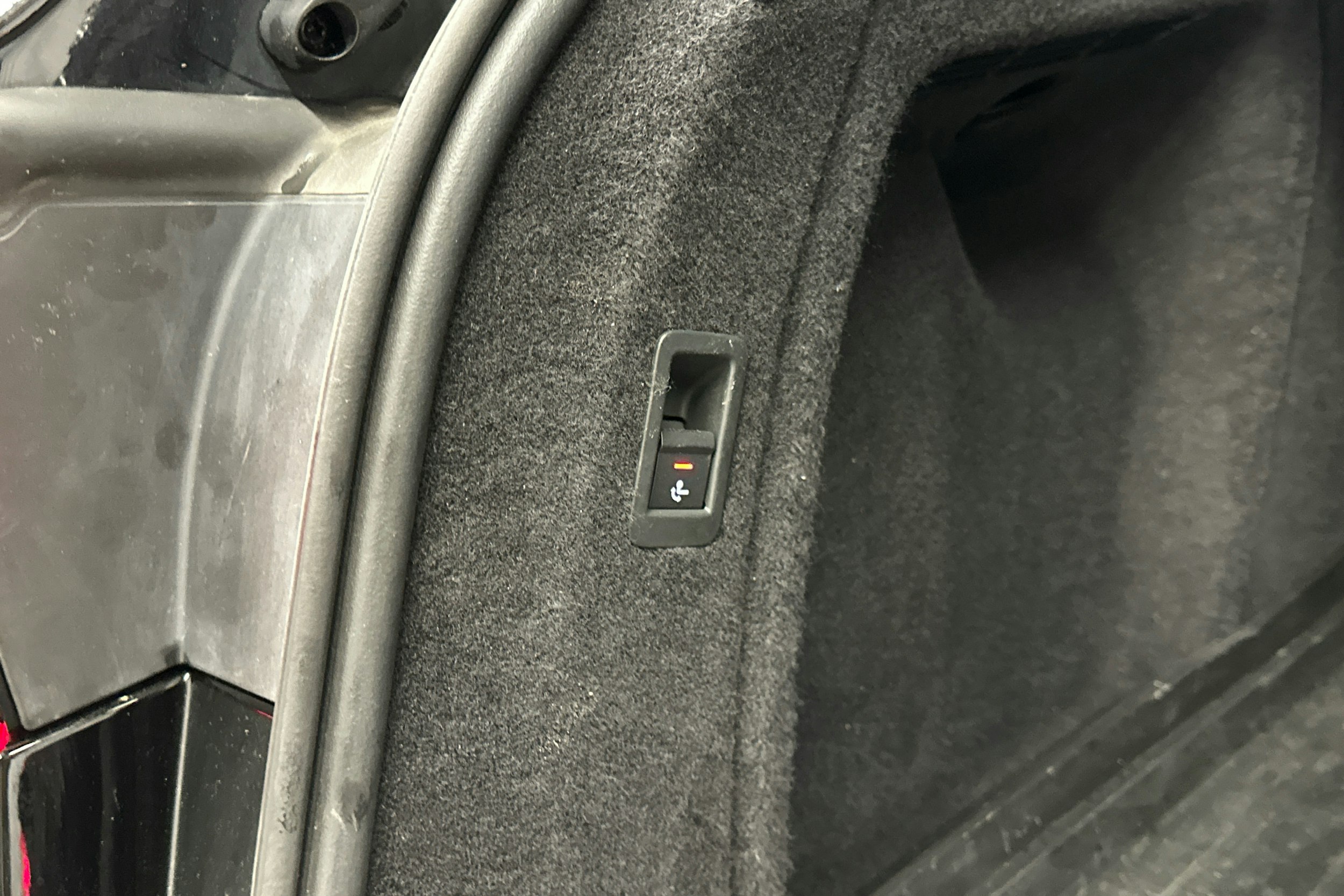 musta Audi A4 2023 kuva 21.