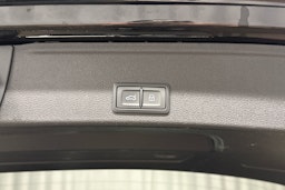 musta Audi A4 2023 kuva 22.