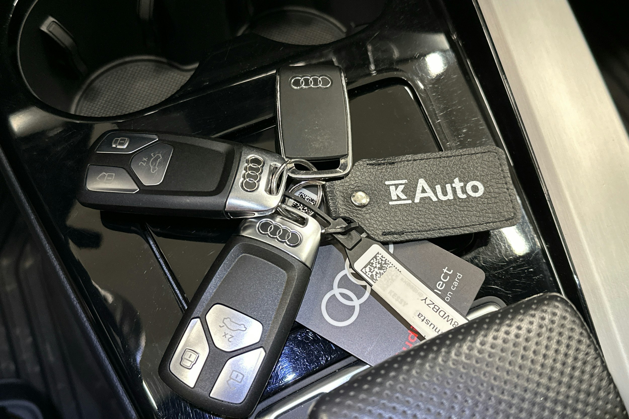 musta Audi A4 2023 kuva 25.