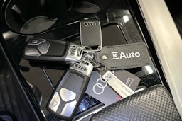 musta Audi A4 2023 kuva 25.