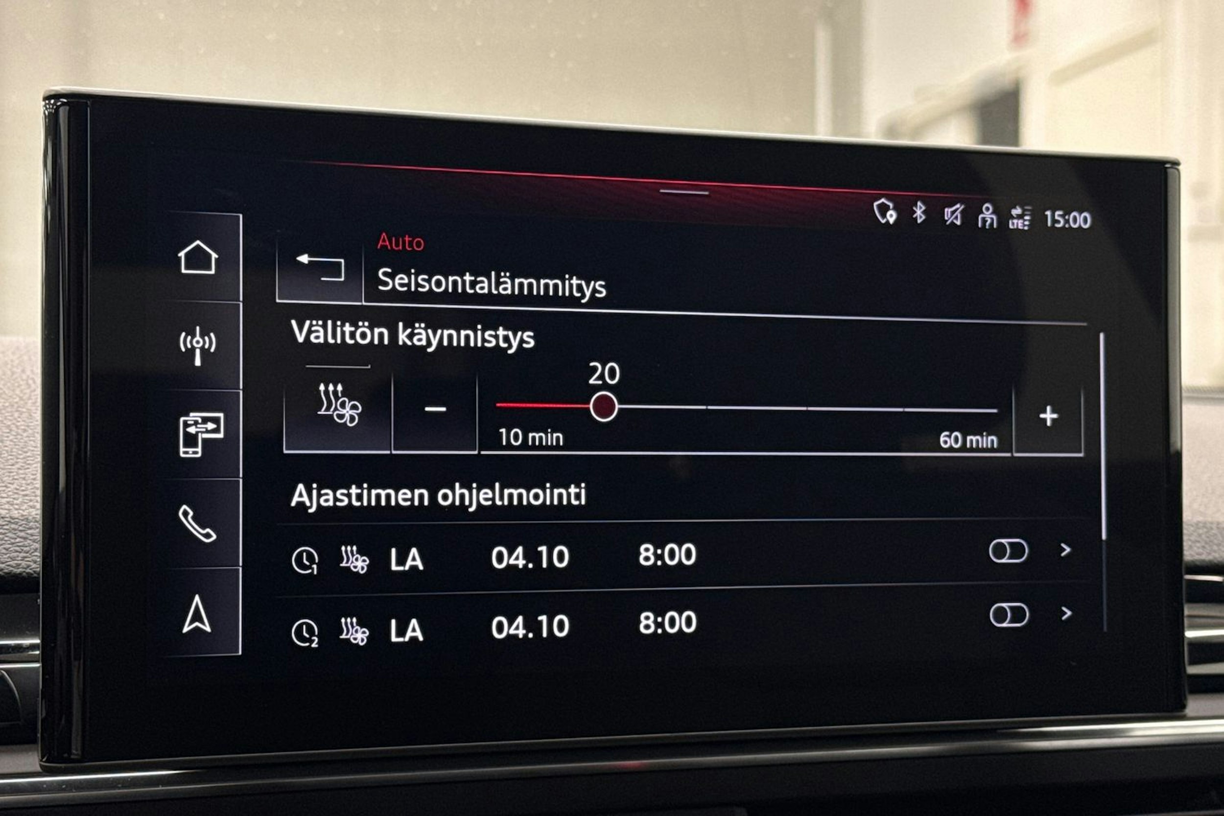 Musta Audi A4 2023 kuva 33.