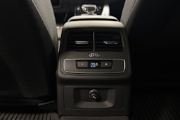 Musta Audi A4 2023 kuva 36.