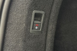 Musta Audi A4 2023 kuva 39.