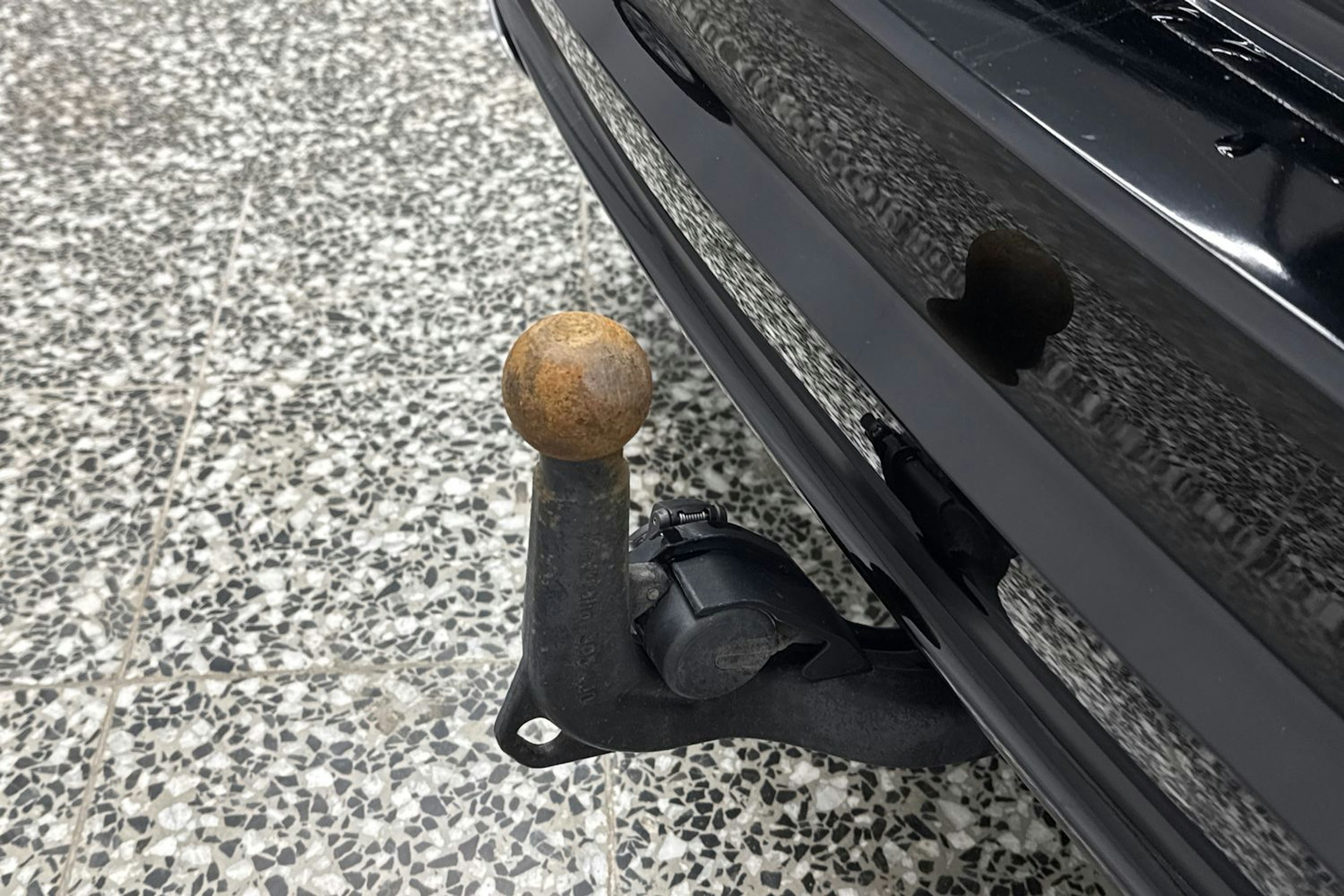 Musta Audi A4 2023 kuva 40.