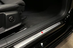 musta Audi A4 2023 kuva 11.