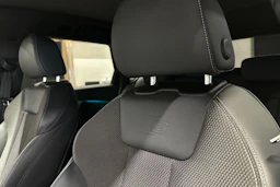 musta Audi A4 2023 kuva 14.