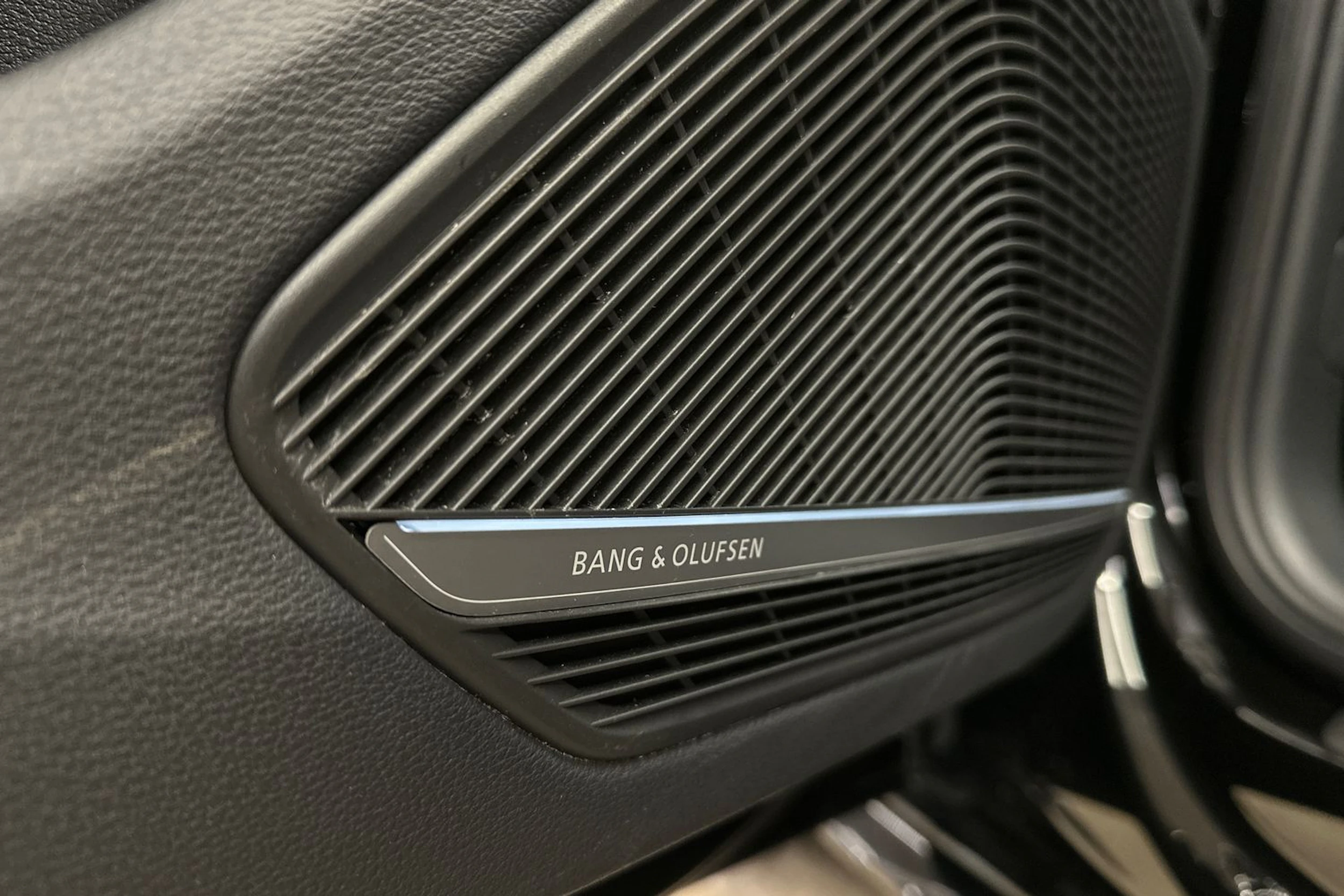 musta Audi A4 2023 kuva 15.
