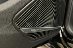 musta Audi A4 2023 kuva 15.