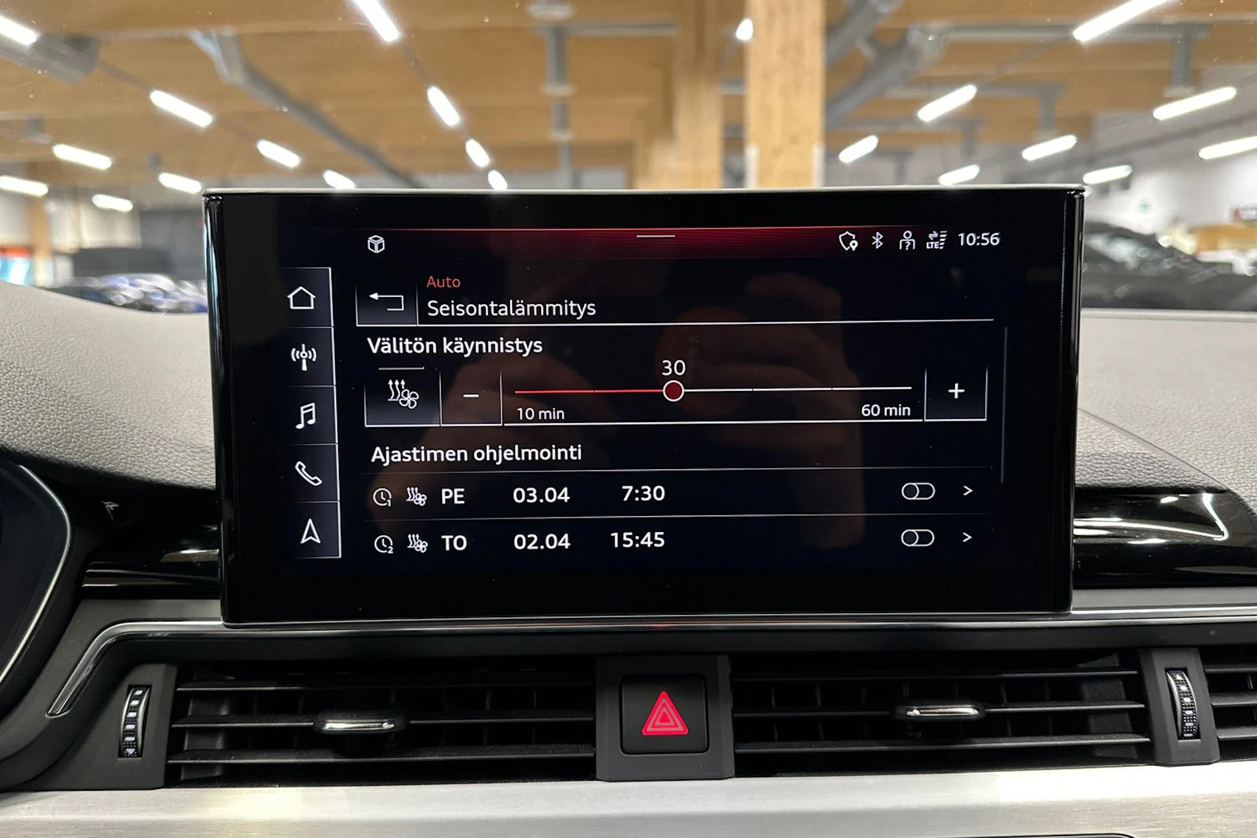 musta Audi A4 2023 kuva 18.