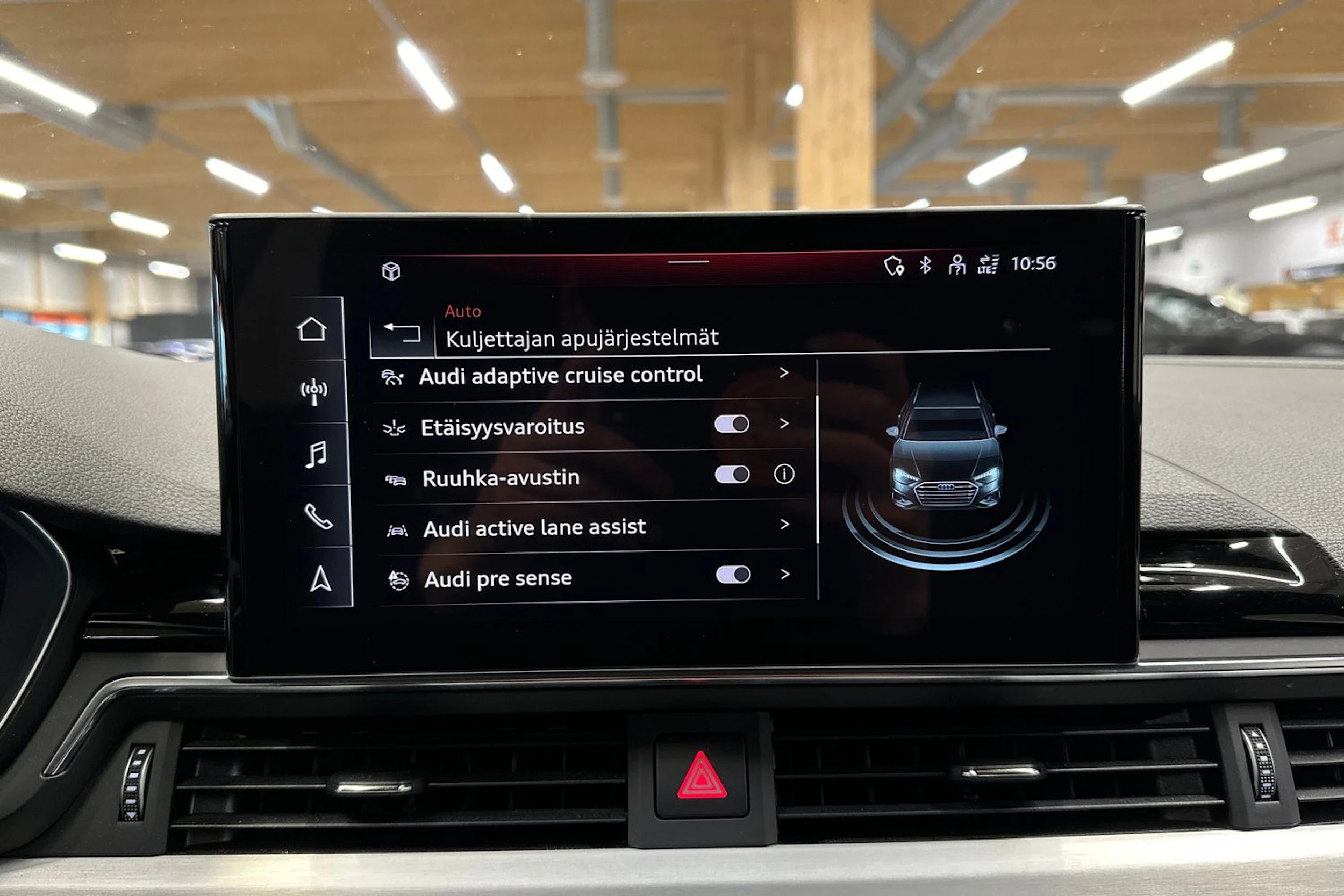 musta Audi A4 2023 kuva 20.