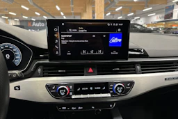 musta Audi A4 2023 kuva 21.