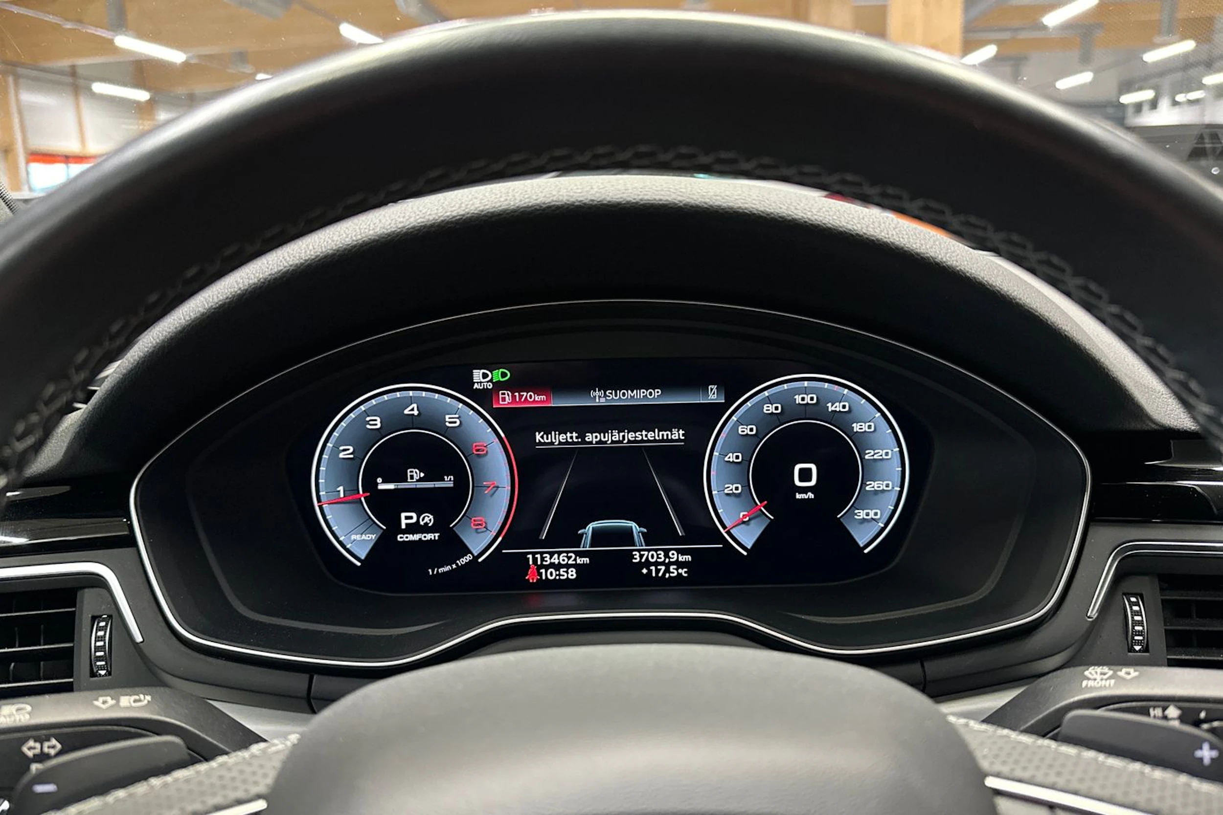 musta Audi A4 2023 kuva 24.