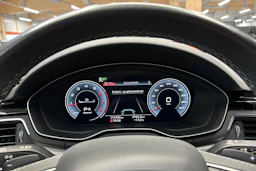 musta Audi A4 2023 kuva 24.