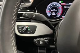 musta Audi A4 2023 kuva 25.