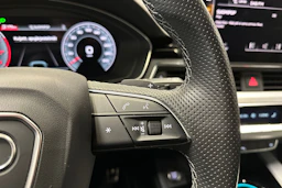 musta Audi A4 2023 kuva 28.