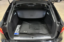 musta Audi A4 2023 kuva 30.