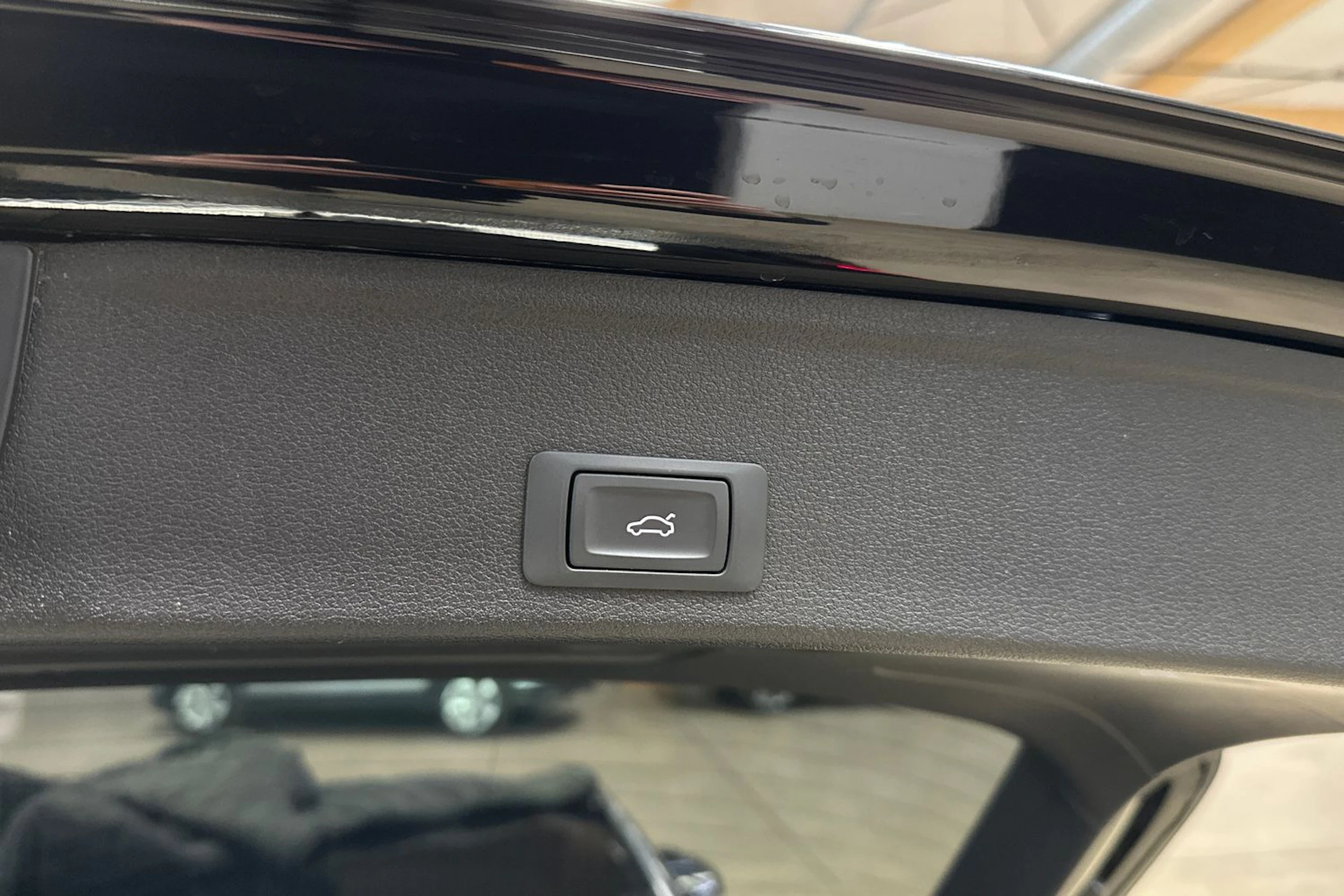 musta Audi A4 2023 kuva 33.