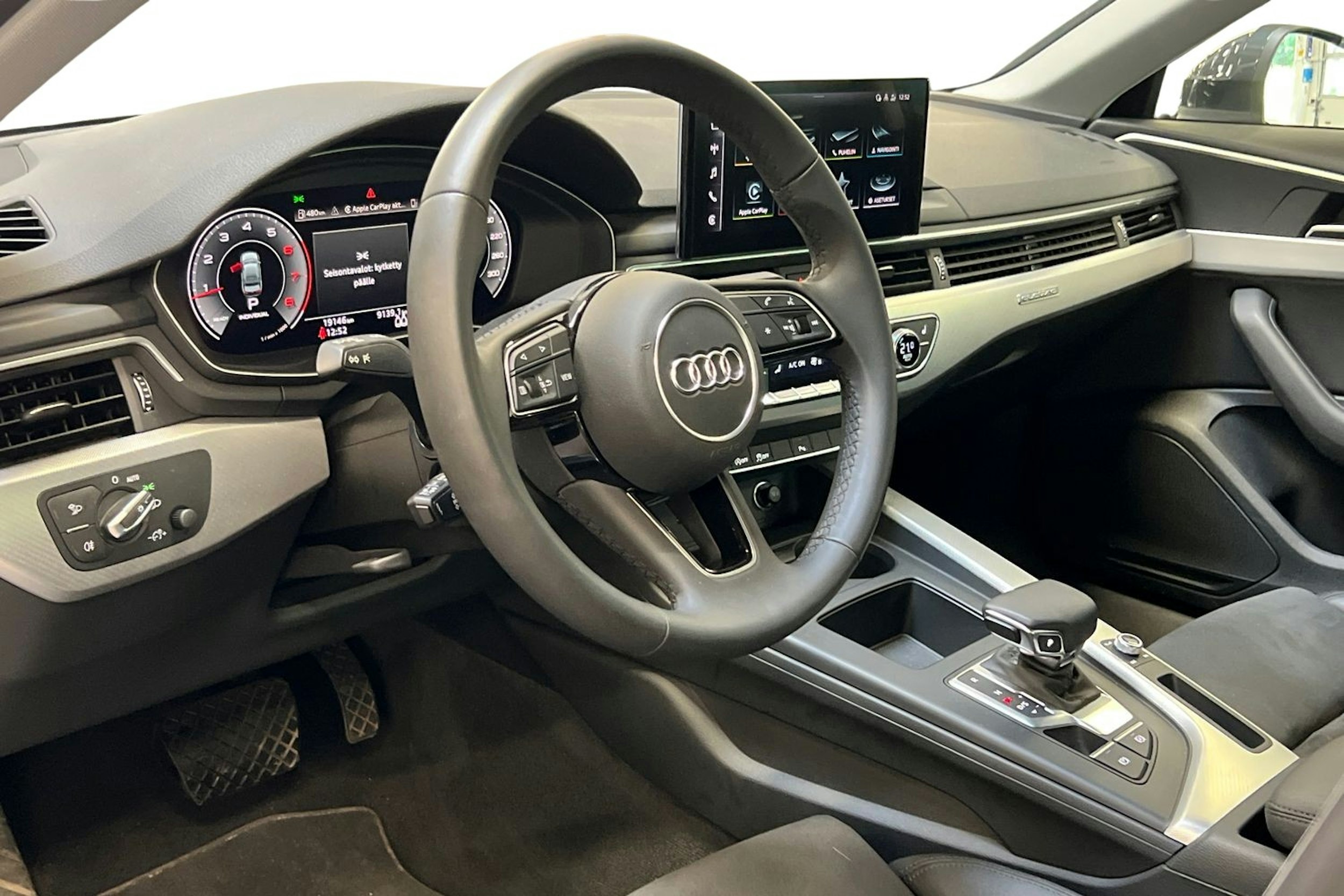 harmaa Audi A4 2023 kuva 7.