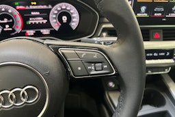 harmaa Audi A4 2023 kuva 15.