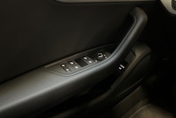 harmaa Audi A4 2023 kuva 25.