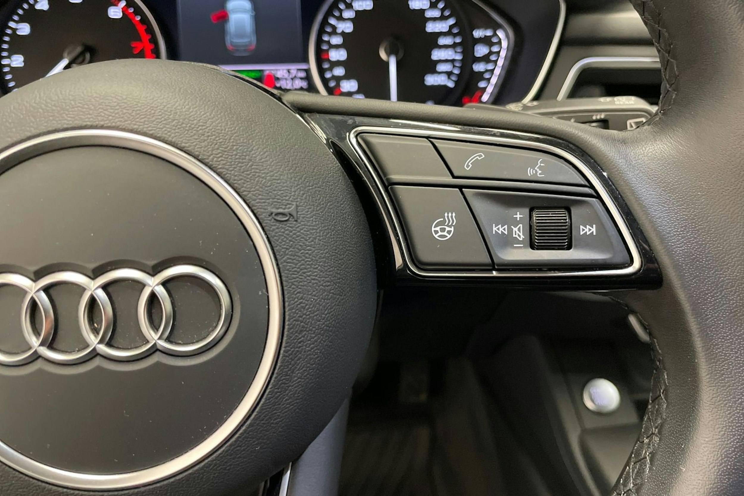 vihreä Audi A4 2023 kuva 12.