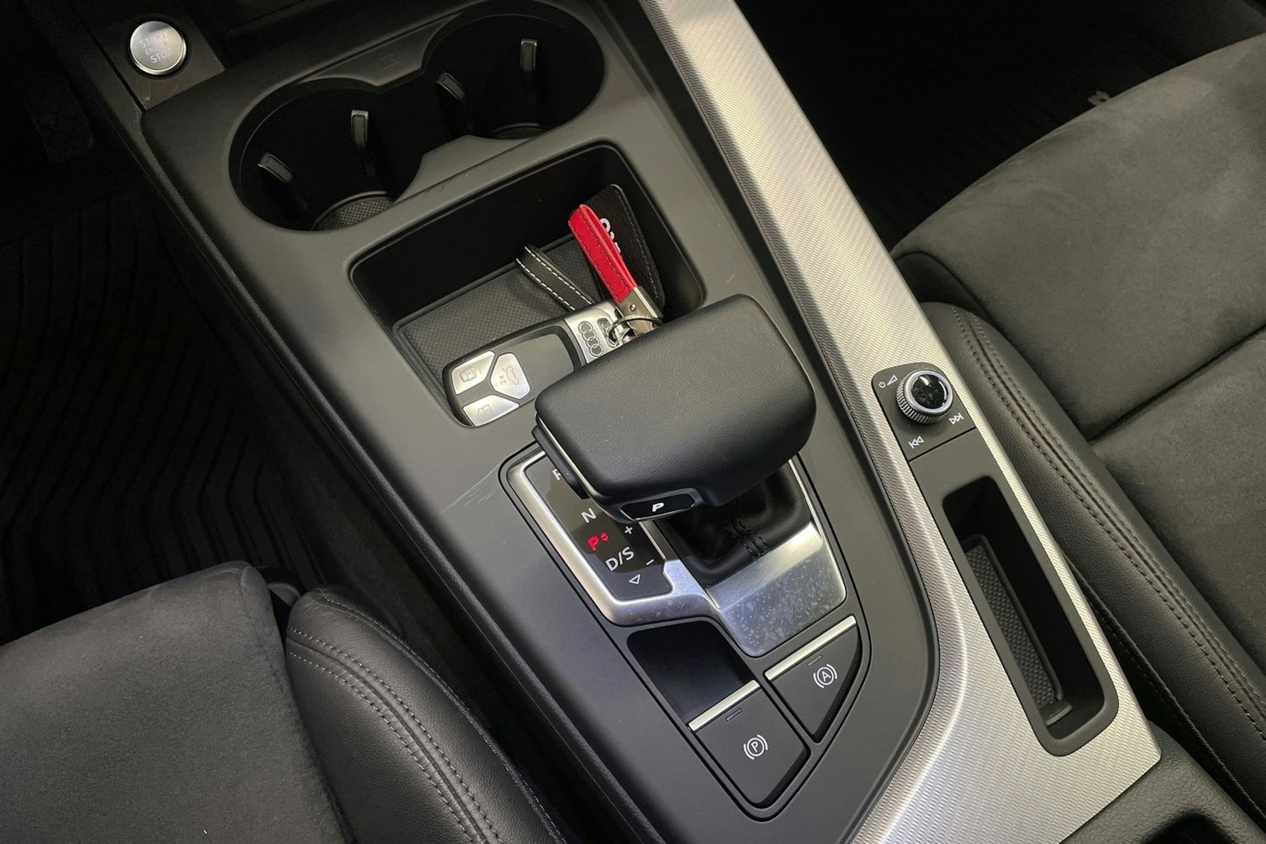vihreä Audi A4 2023 kuva 14.