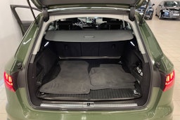 vihreä Audi A4 2023 kuva 17.