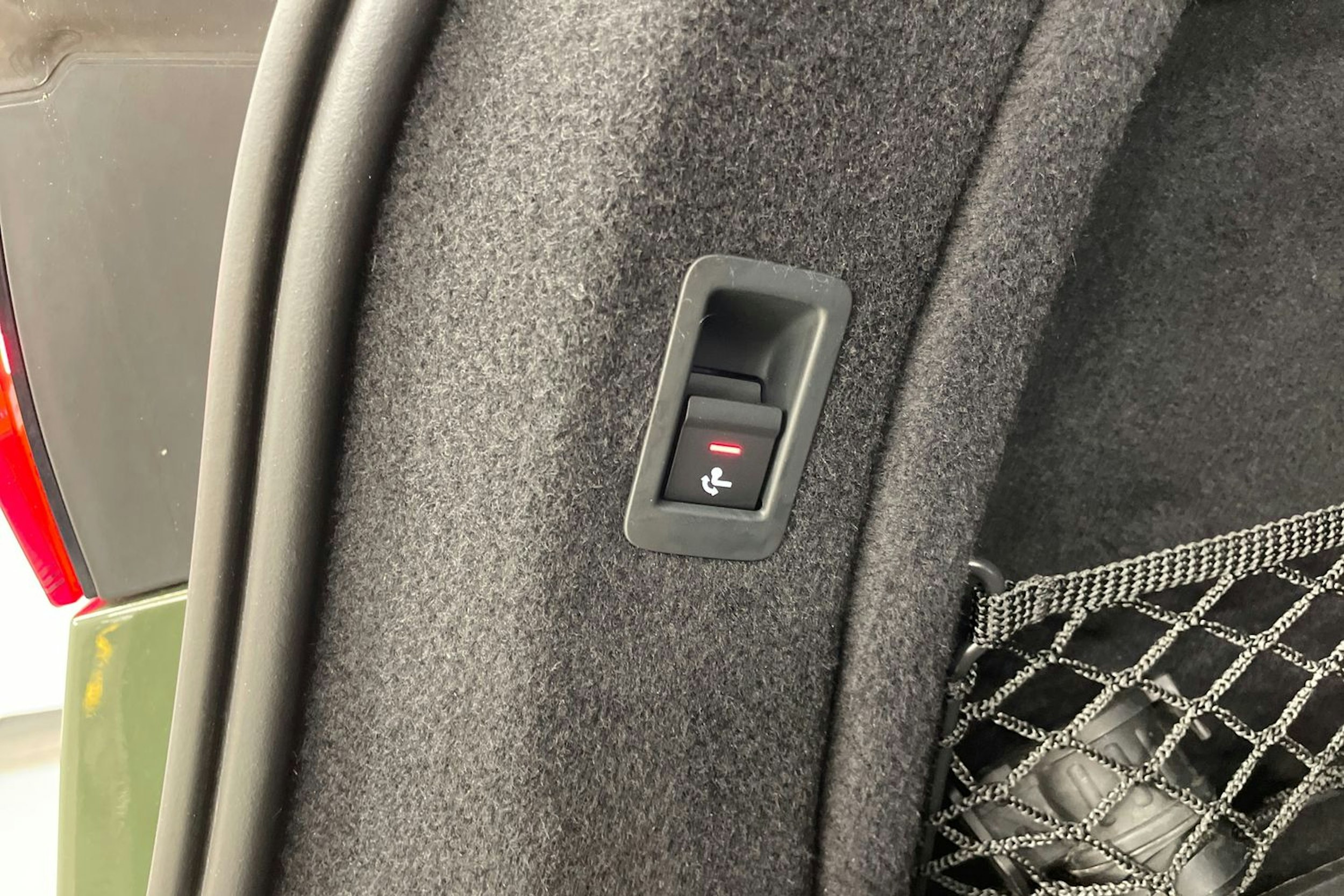 vihreä Audi A4 2023 kuva 19.