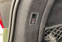 vihreä Audi A4 2023 kuva 19.