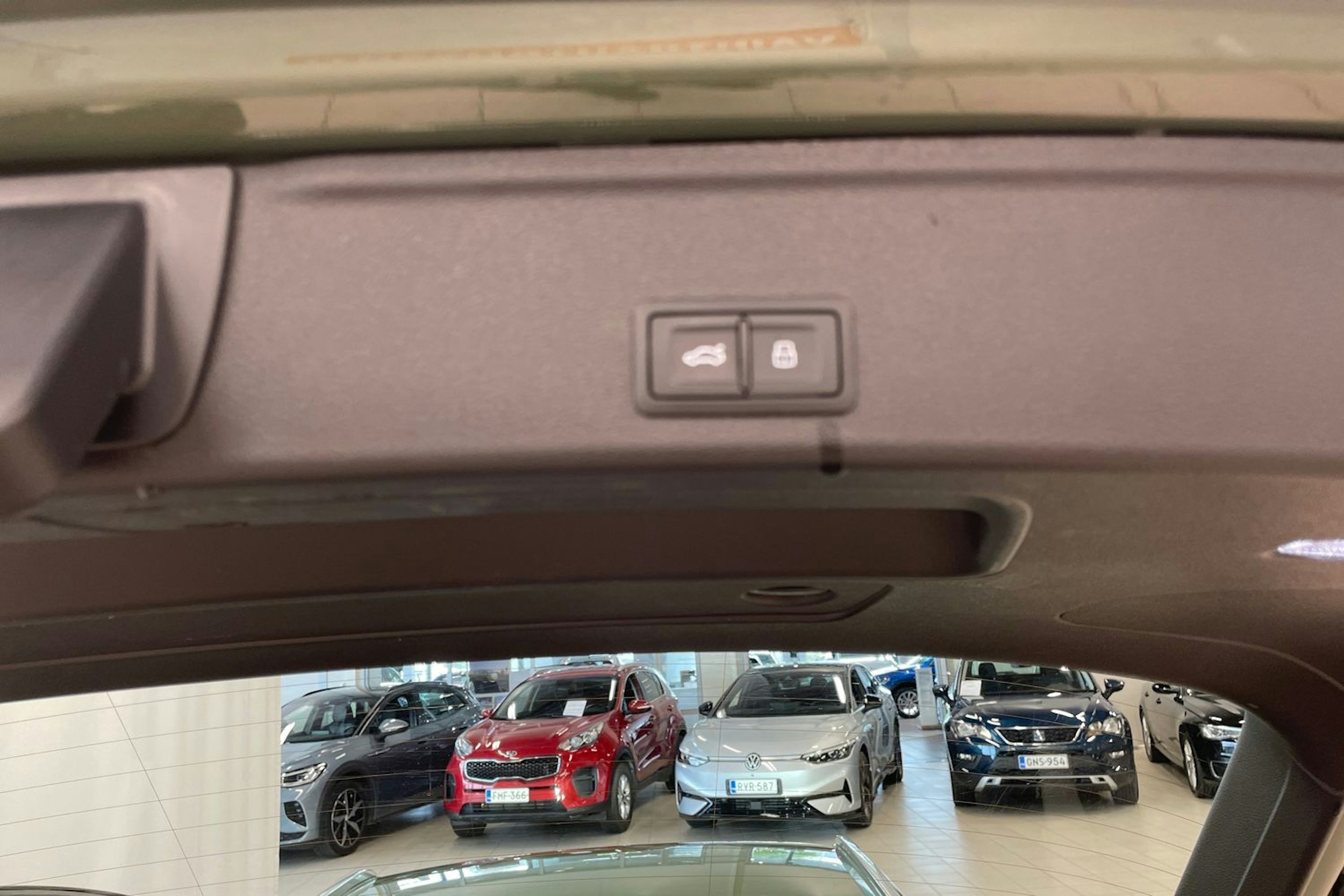 vihreä Audi A4 2023 kuva 22.