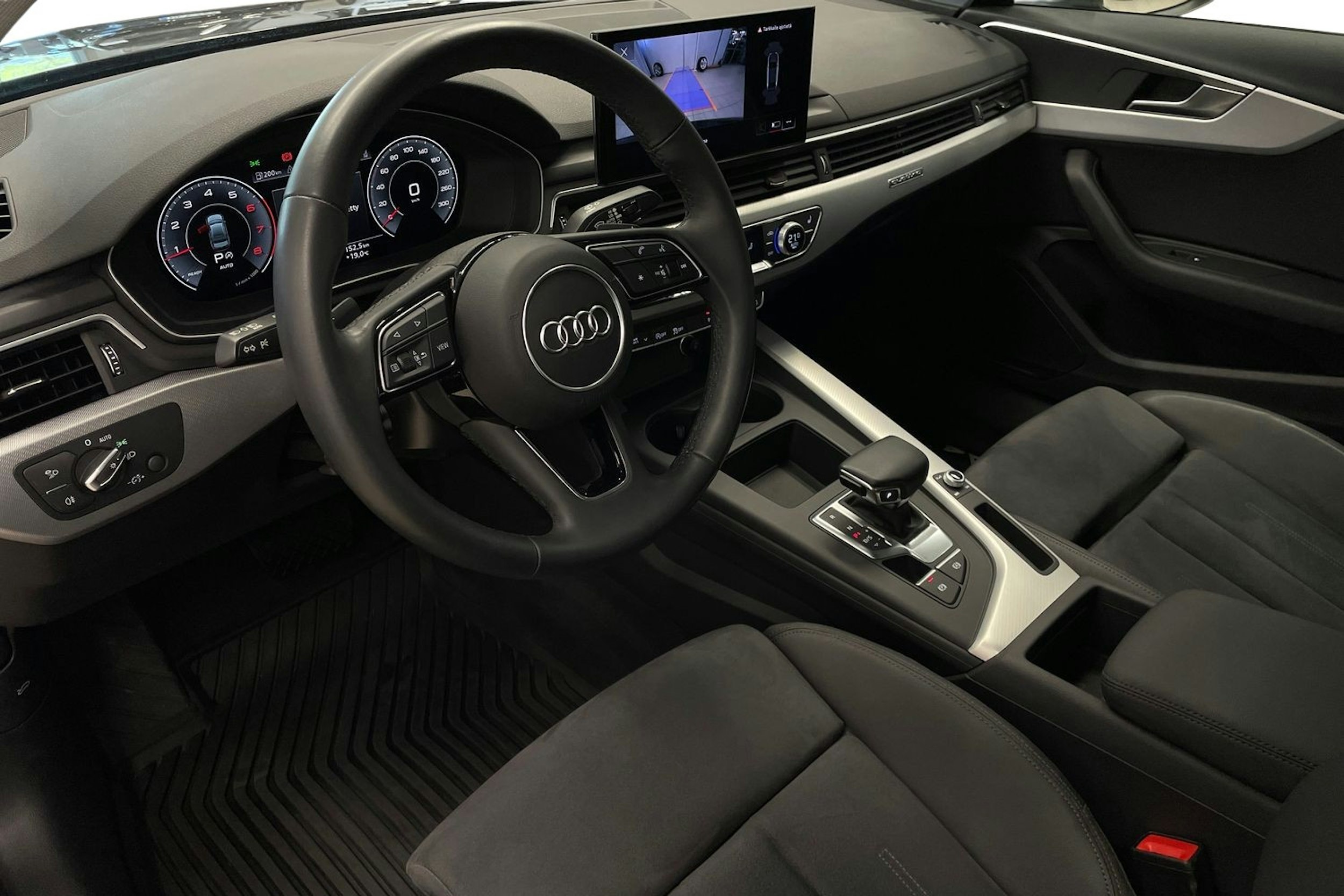 harmaa Audi A4 2023 kuva 7.