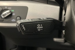 harmaa Audi A4 2023 kuva 18.