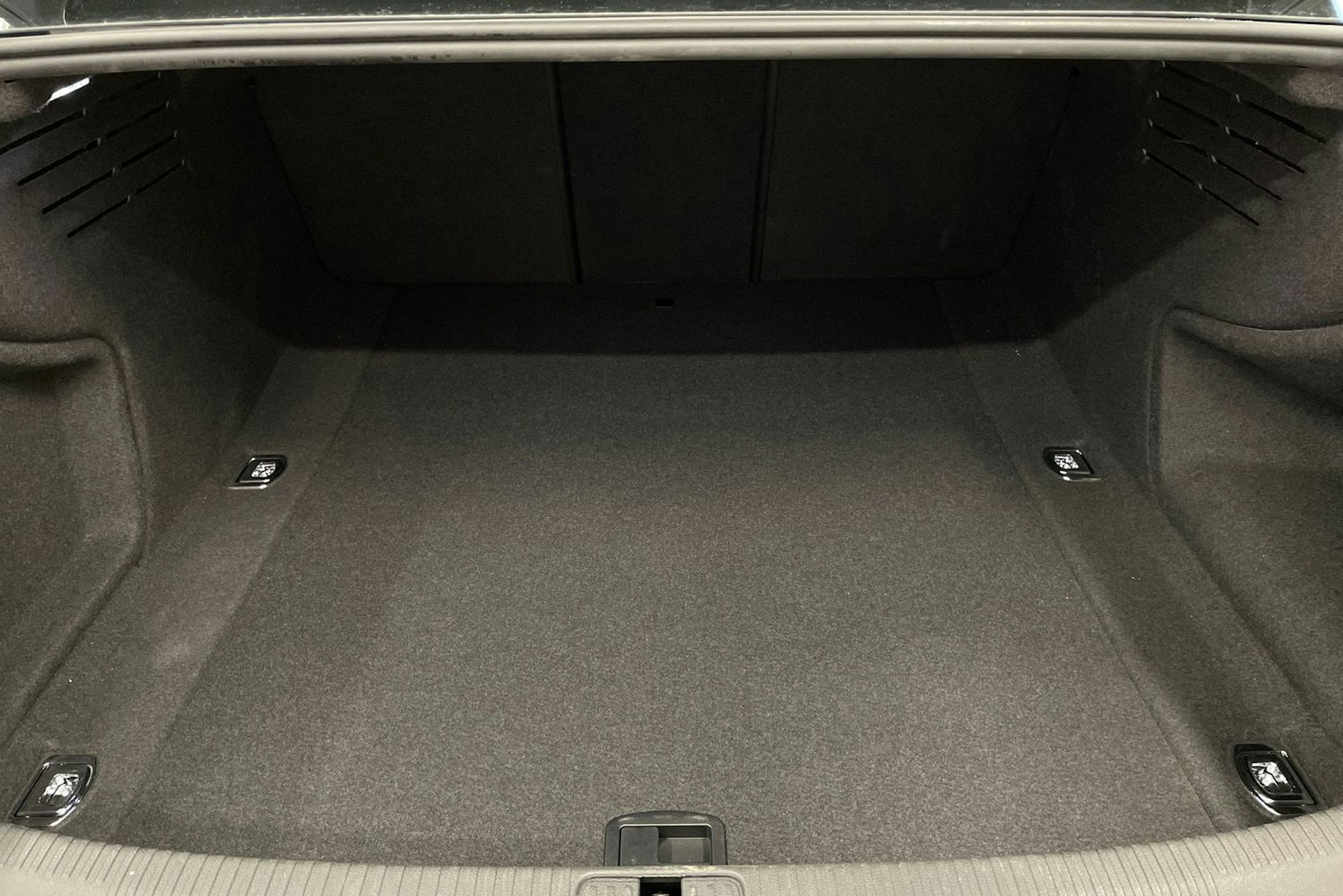 harmaa Audi A4 2023 kuva 25.
