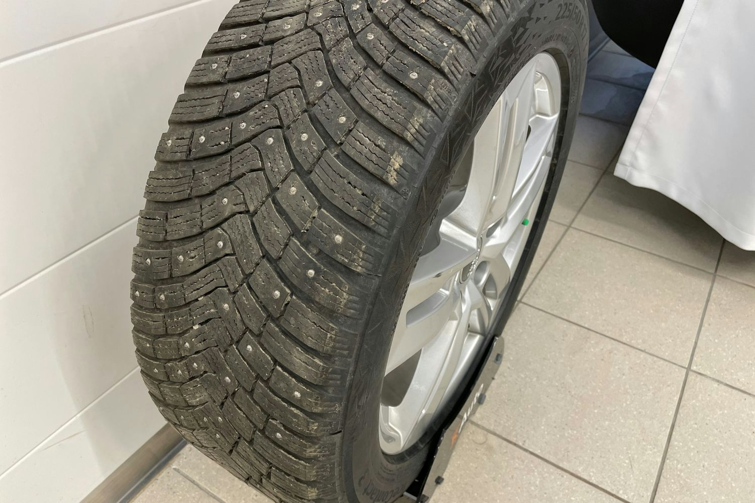 harmaa Audi A4 2023 kuva 28.