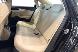 musta Audi A4 2023 kuva 10.