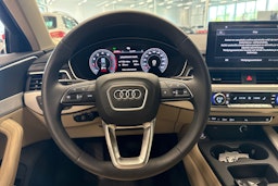 musta Audi A4 2023 kuva 14.