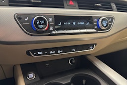 musta Audi A4 2023 kuva 20.