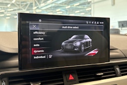 musta Audi A4 2023 kuva 24.