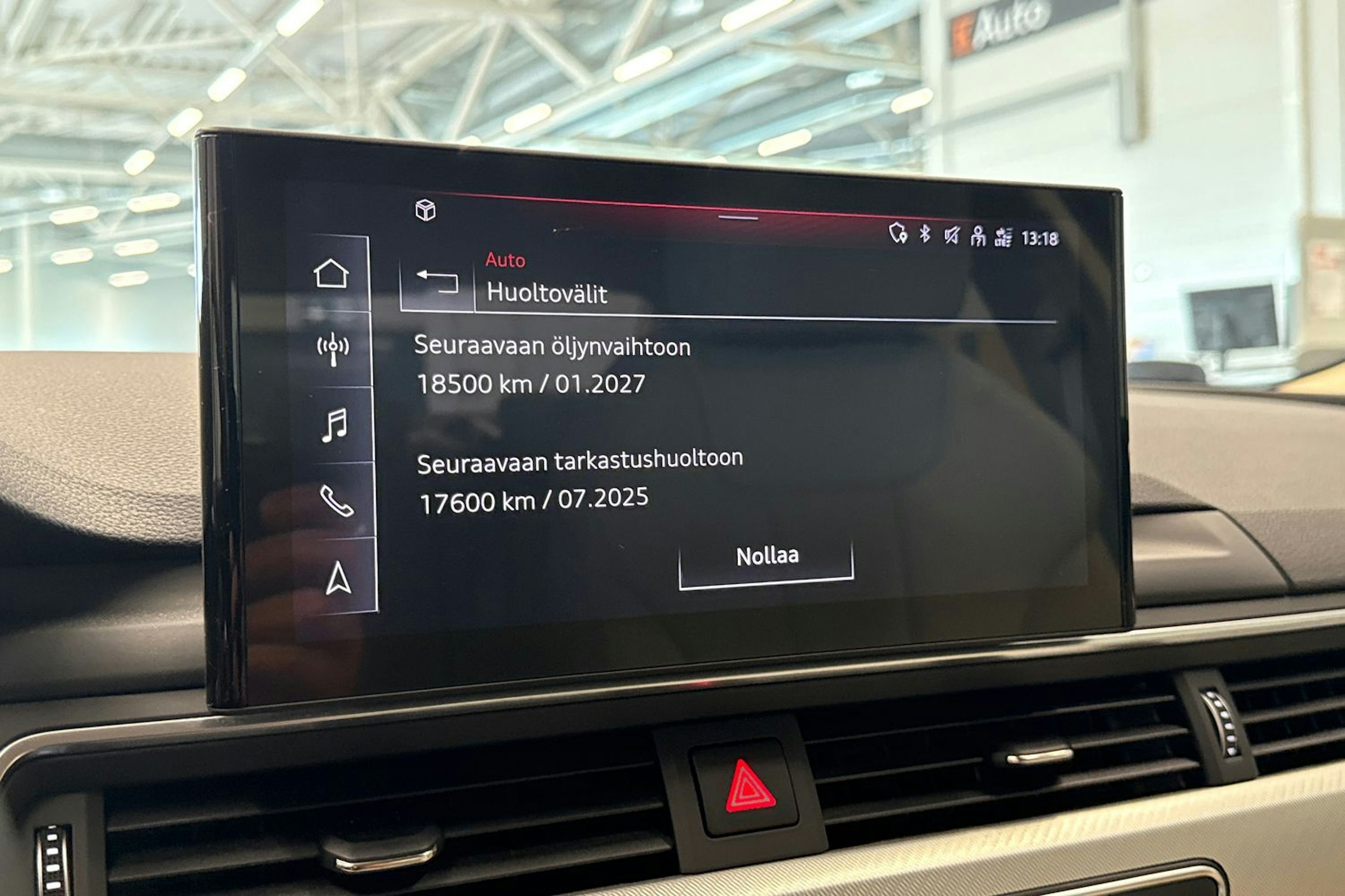 musta Audi A4 2023 kuva 25.