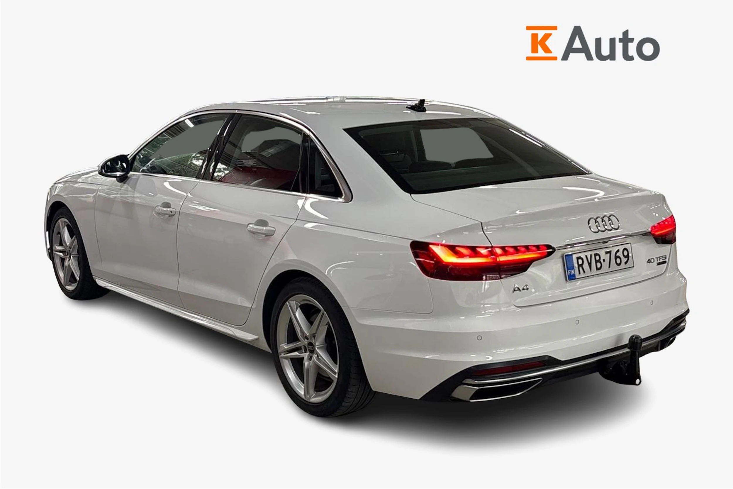 Valkoinen Audi A4 2023 kuva 2.
