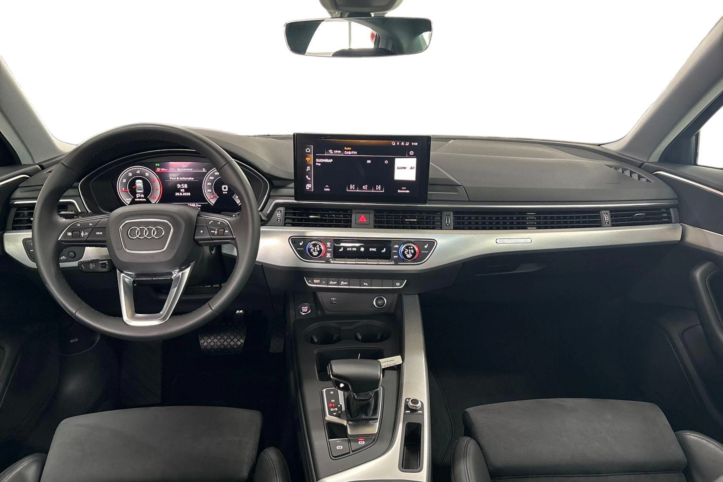 Valkoinen Audi A4 2023 kuva 7.
