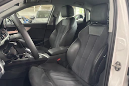 Valkoinen Audi A4 2023 kuva 11.