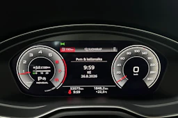 Valkoinen Audi A4 2023 kuva 13.
