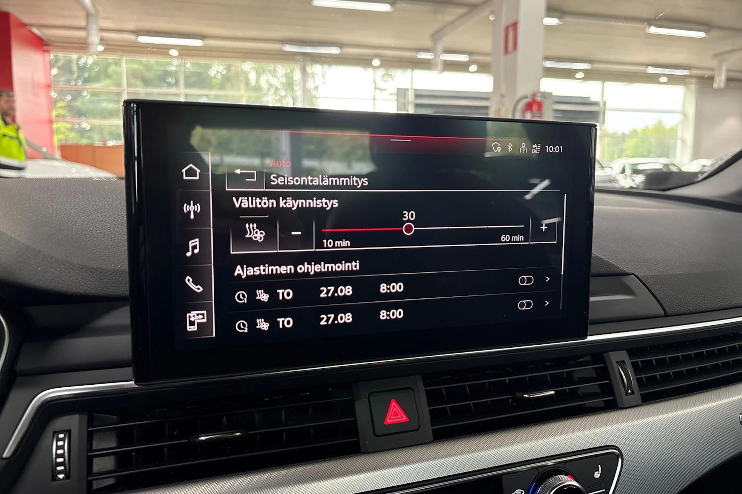 Valkoinen Audi A4 2023 kuva 17.