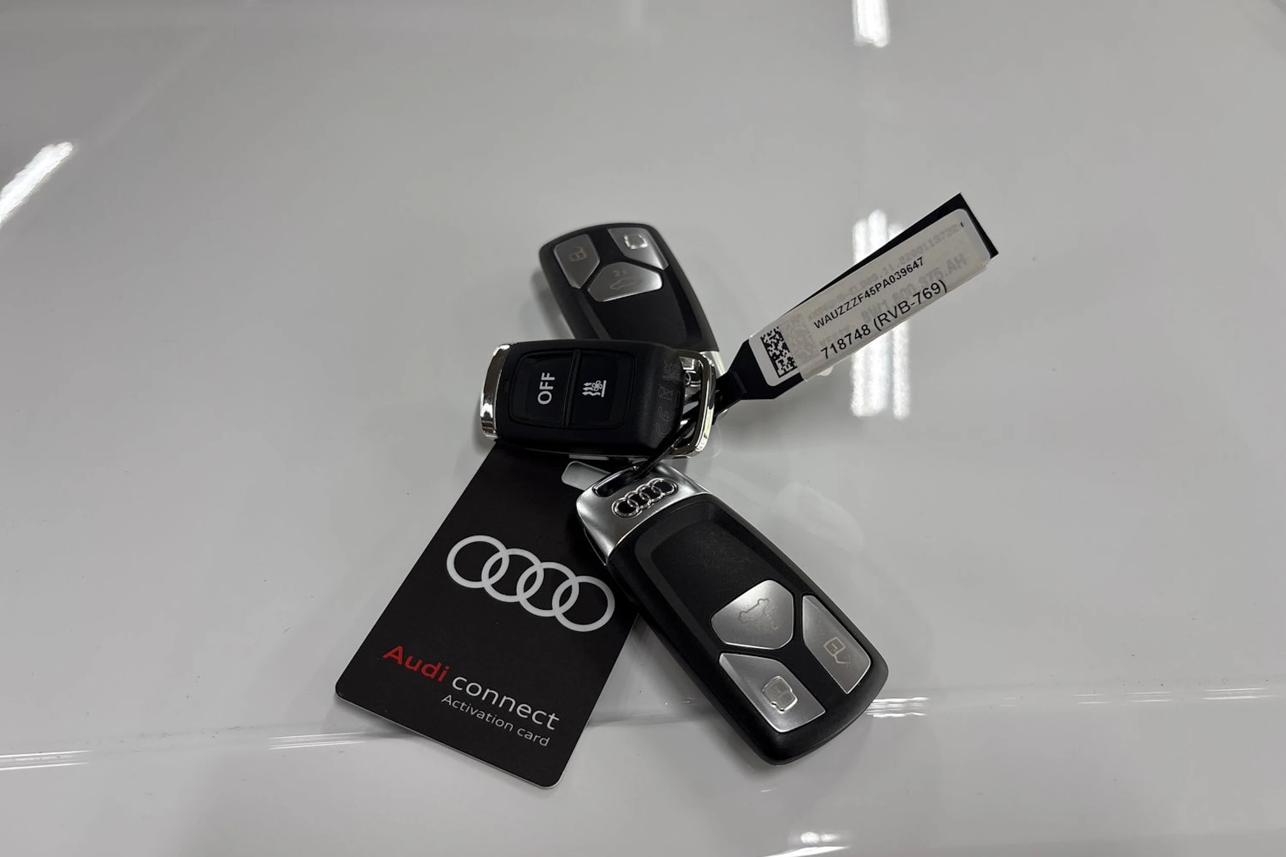 Valkoinen Audi A4 2023 kuva 27.